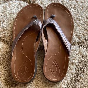 Olukai Kumu flip flops metallic bronze  women 11